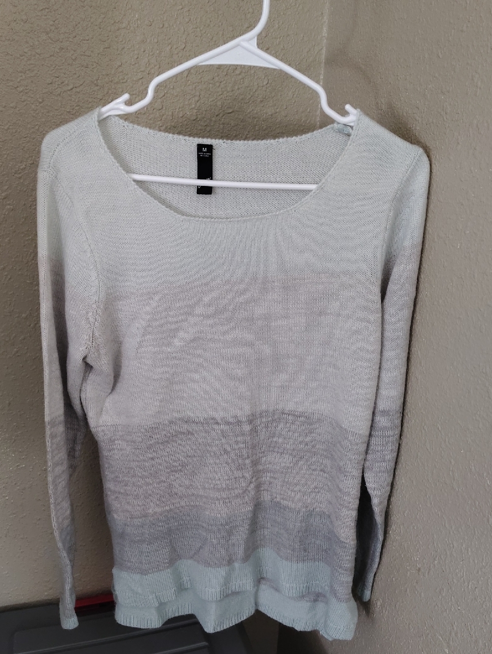 GNW Ombre Scoop Neck Sweater in Light Gray and Mint